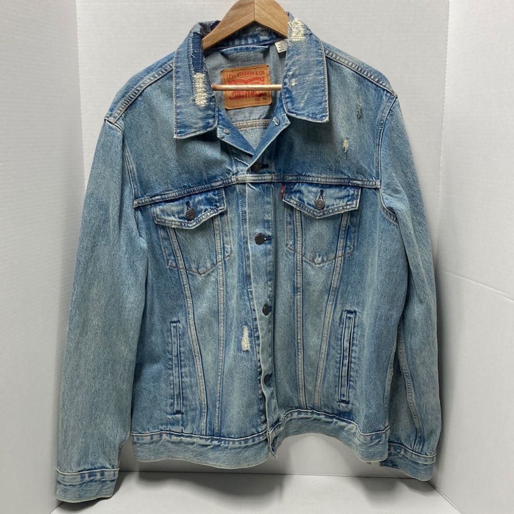 Hip distressed Levi Straus Jacket